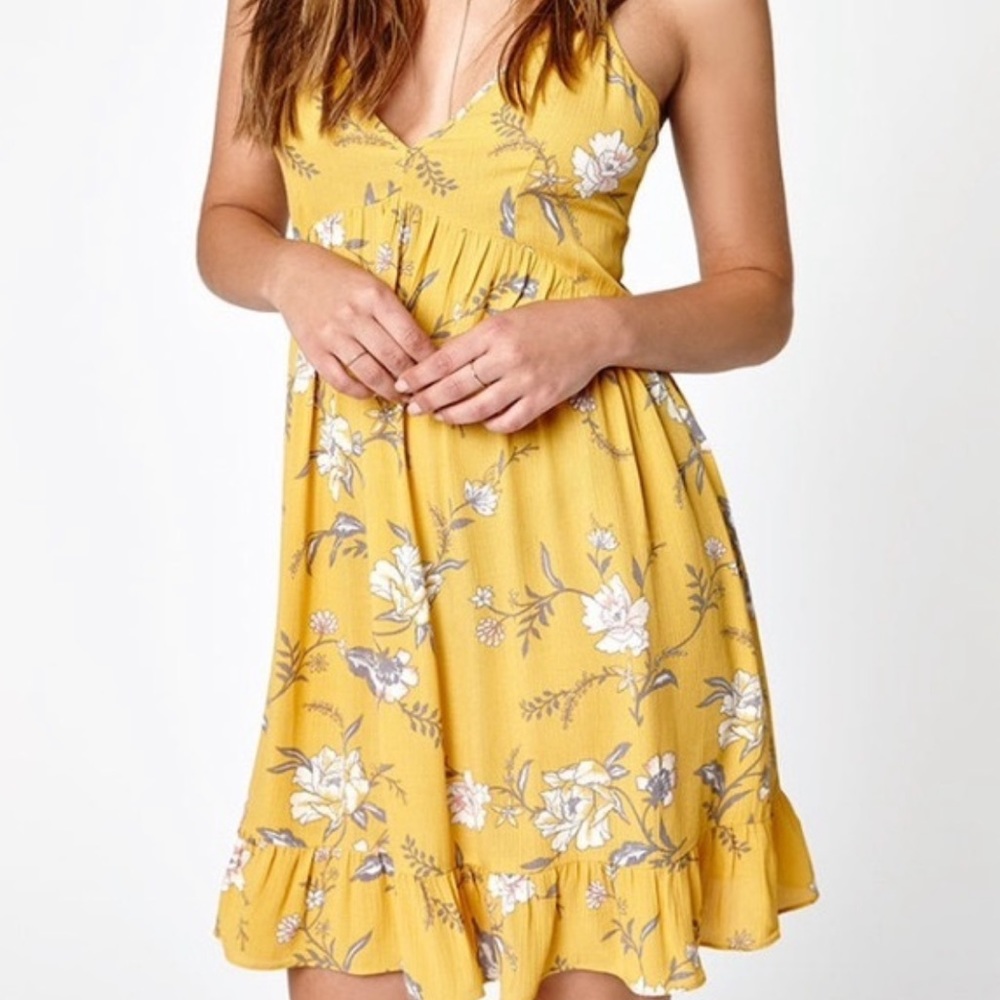 Kendall & Kylie Yellow floral babydoll dress